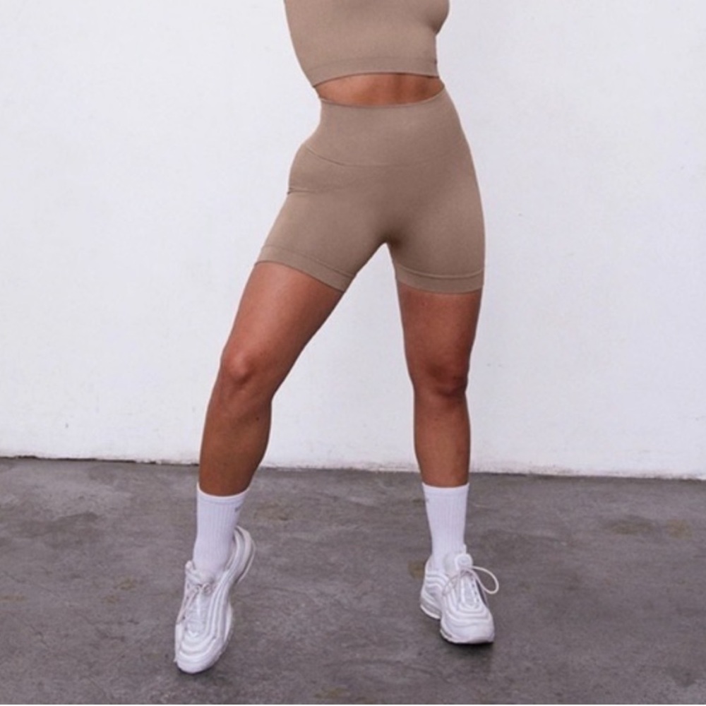 Set active Bike Shorts in Sand